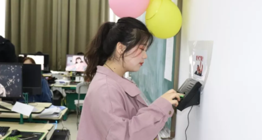 指纹识别考勤机